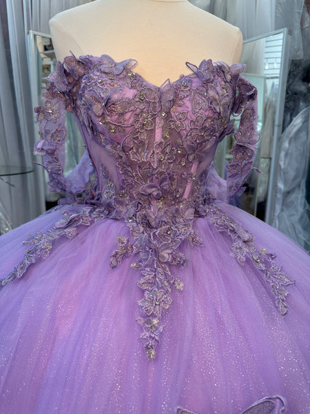 Lavender Quinceañera dress with Butterfly details, size 8