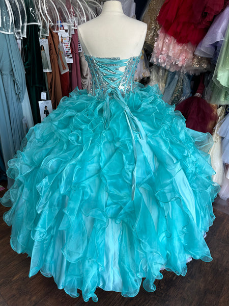Disney Royal Ball 41046 Cinderella inspired size 6 in Tiffany color